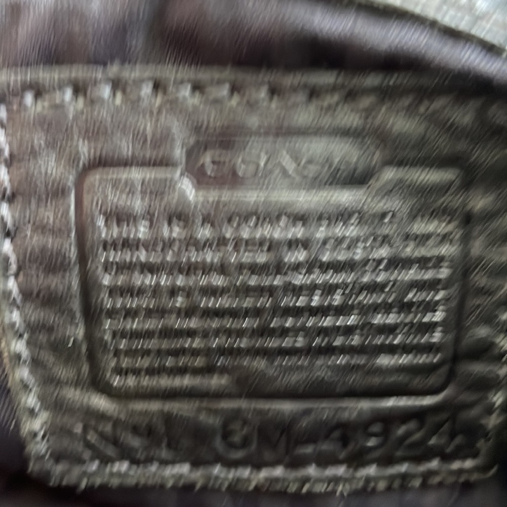 Elegant Black Leather Shoulder Bag - Picture 10 of 12